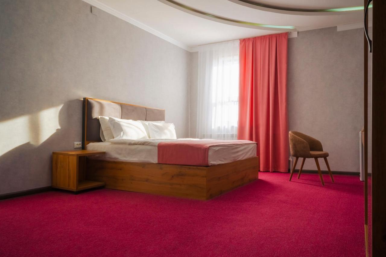 Rich Hotel Туркестан Экстерьер фото